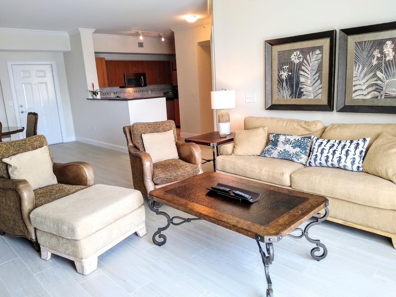 806 E Windward Way #410 - Photo 5 of 33