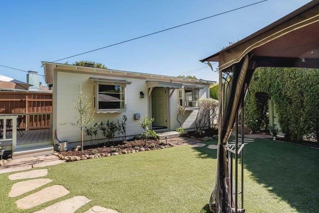 2605 Bath Street - Photo 2 of 20