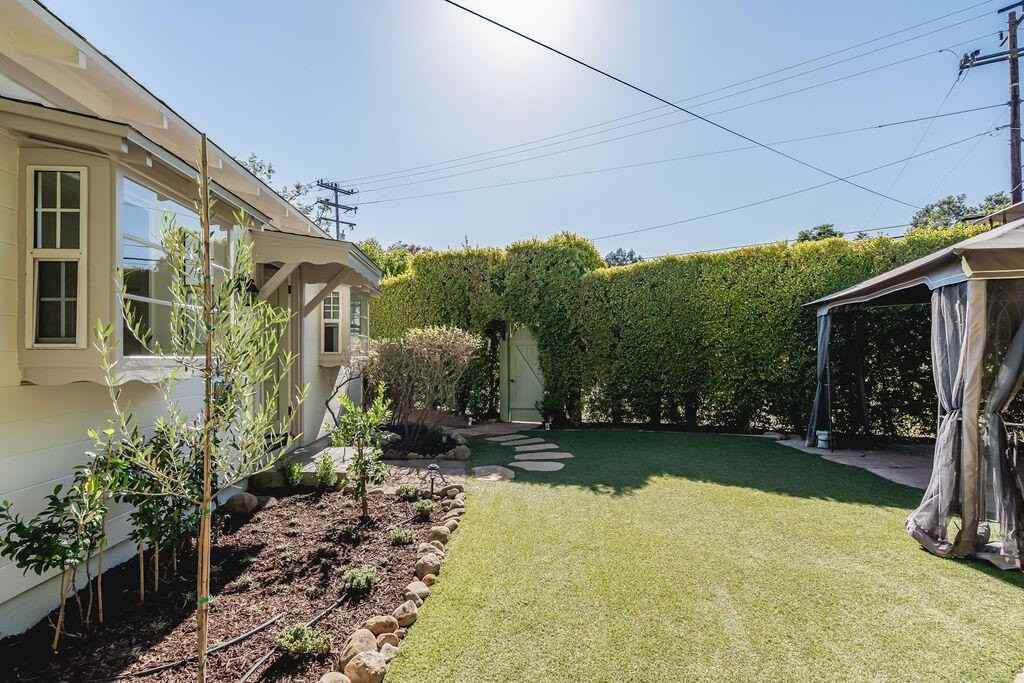 2605 Bath Street - Photo 4 of 20