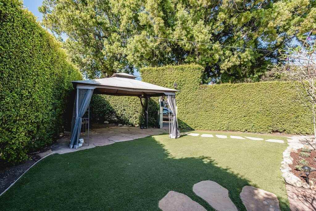 2605 Bath Street - Photo 5 of 20