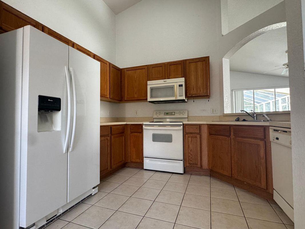 1536 N Hampton Dr - Photo 5 of 19