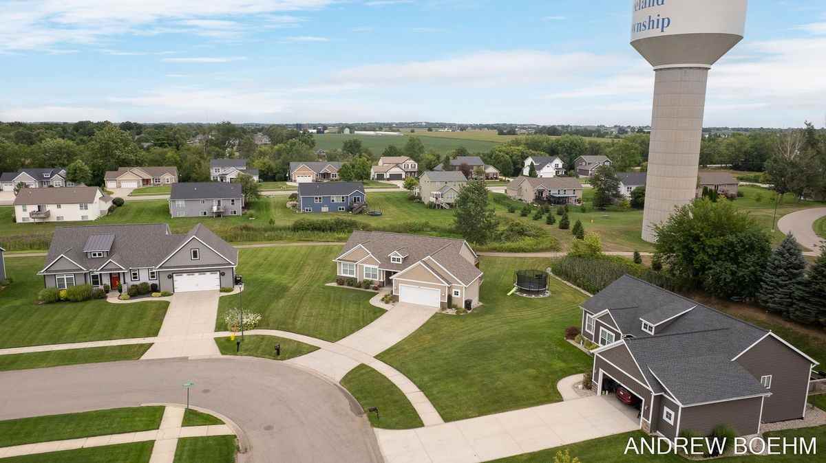 692 Settlement Ln - Photo 3 of 26
