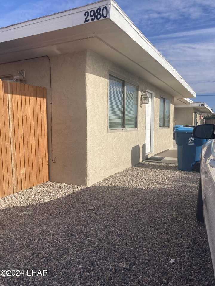 2980 Winterhaven Dr - Photo 2 of 2