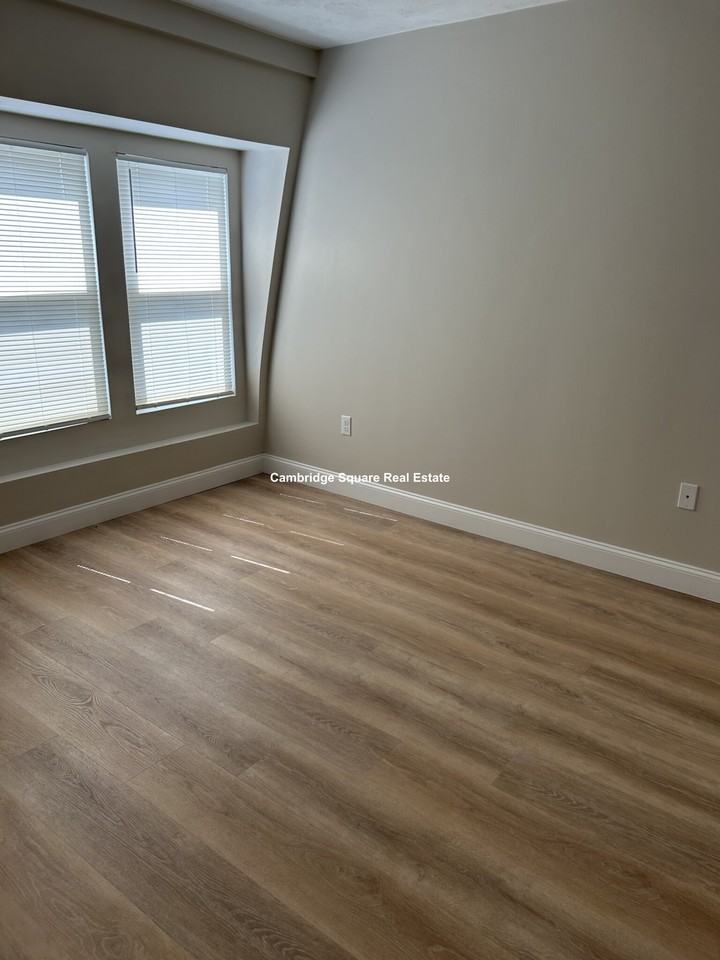 Washington St #4 - Photo 5 of 6