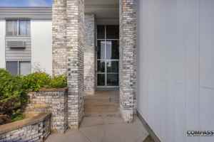 featured image of 1025 W Macarthur Ave