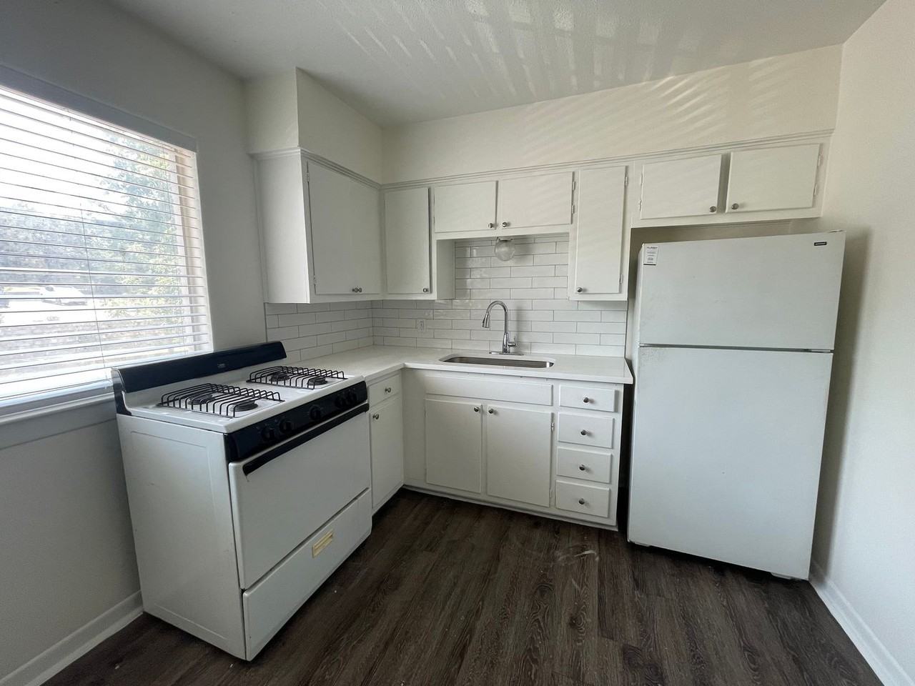 Chateau Duval - Photo 3 of 42