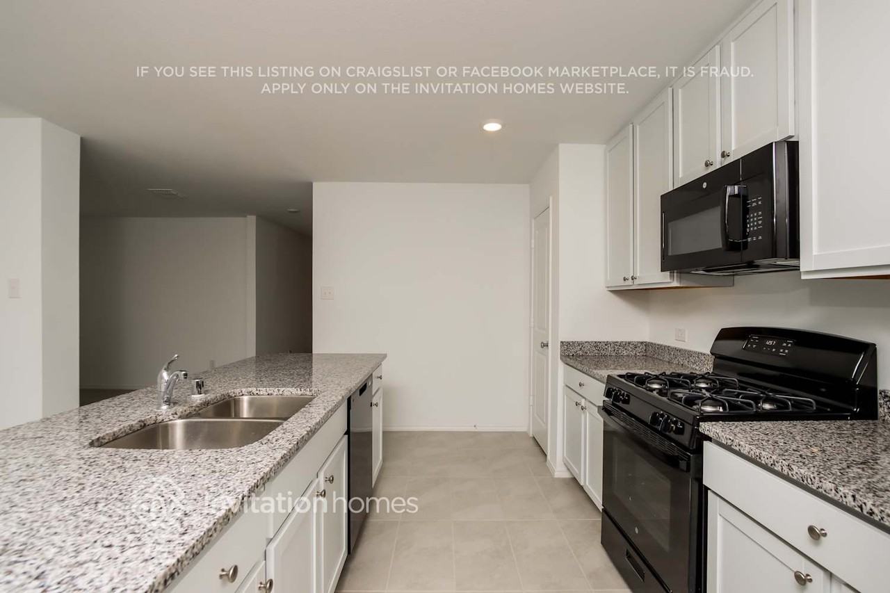 1128 Catclaw Rd - Photo 6 of 17