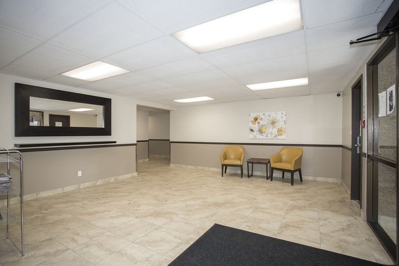 Bristol Place Apartments - Photo 6 of 18