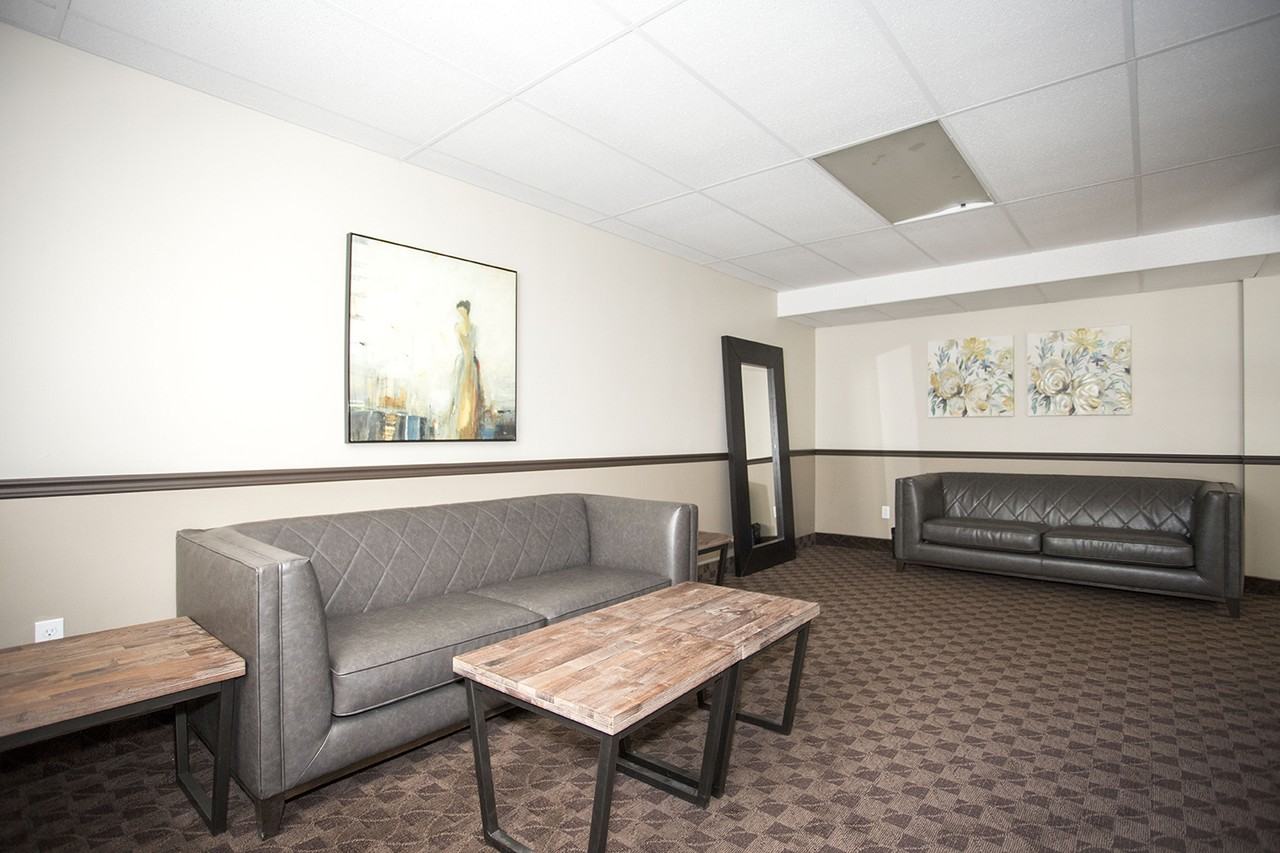 Bristol Place Apartments - Photo 7 of 18