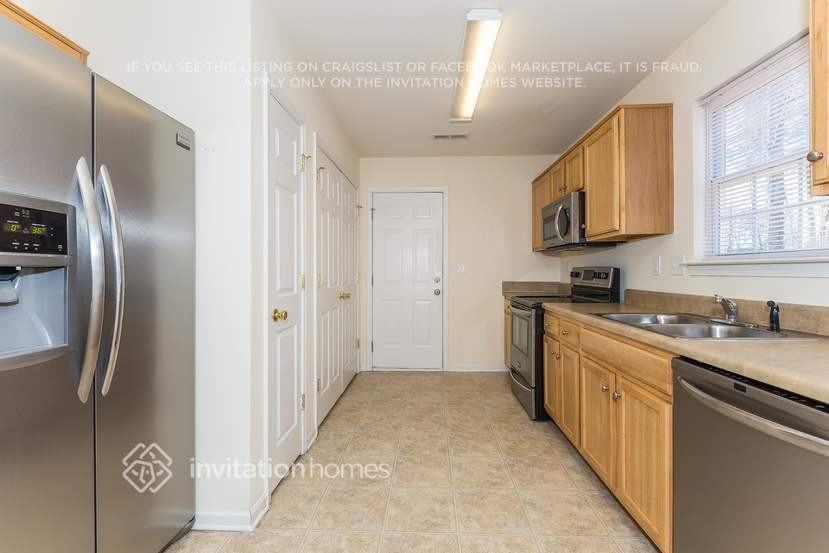 404 Morningside Rd - Photo 5 of 17