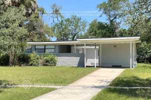 featured image of 4853 Clyde Dr