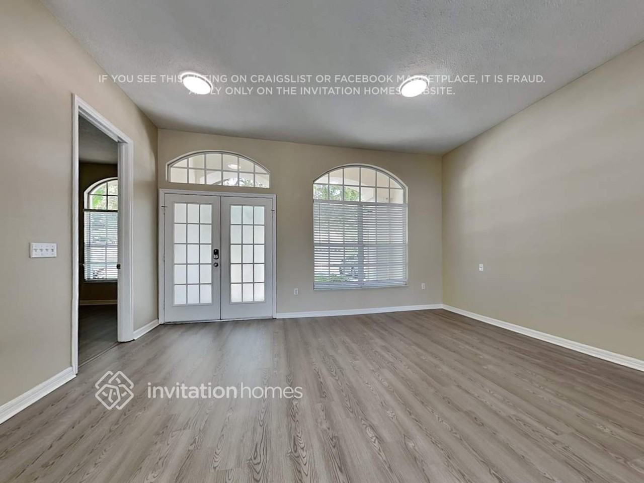 12143 Roseland Dr - Photo 5 of 22