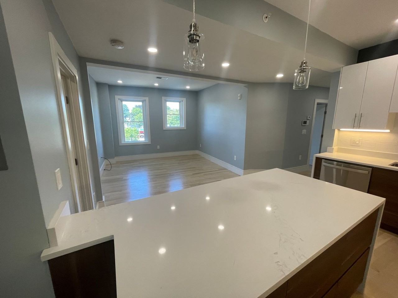 13 University Rd - Photo 4 of 21