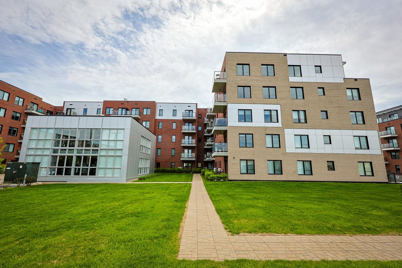 Complexe Celeste - Photo 3 of 50