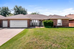 11840 Sw 3rd Ter - Photo 1 of 1