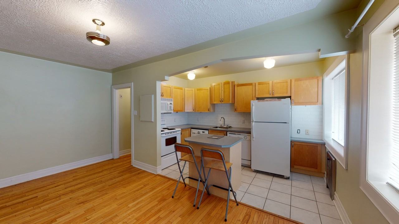 7 - 330 19 Avenue Southwest - Photo 2 of 11