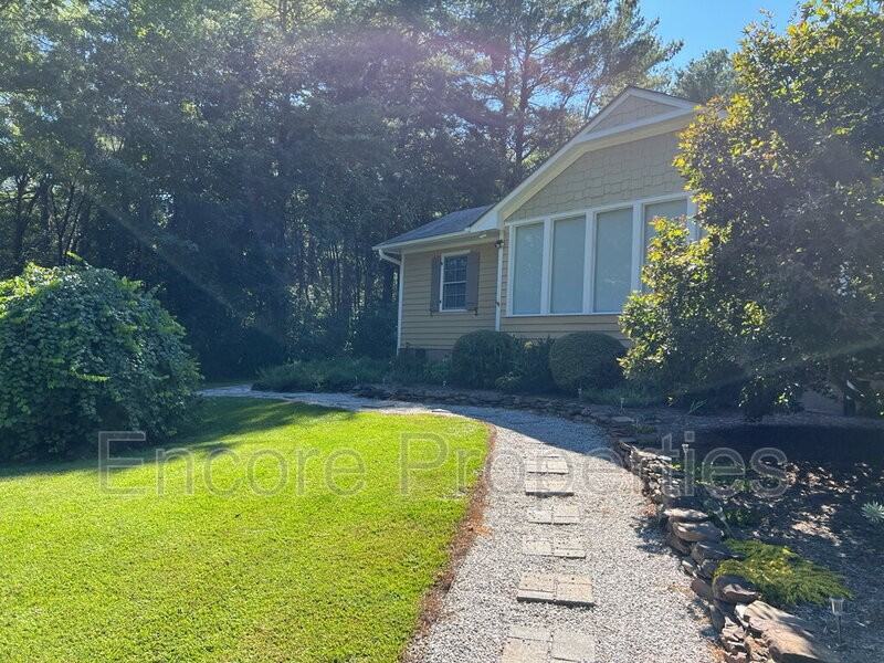 105 Baybrook Ct - Photo 3 of 23