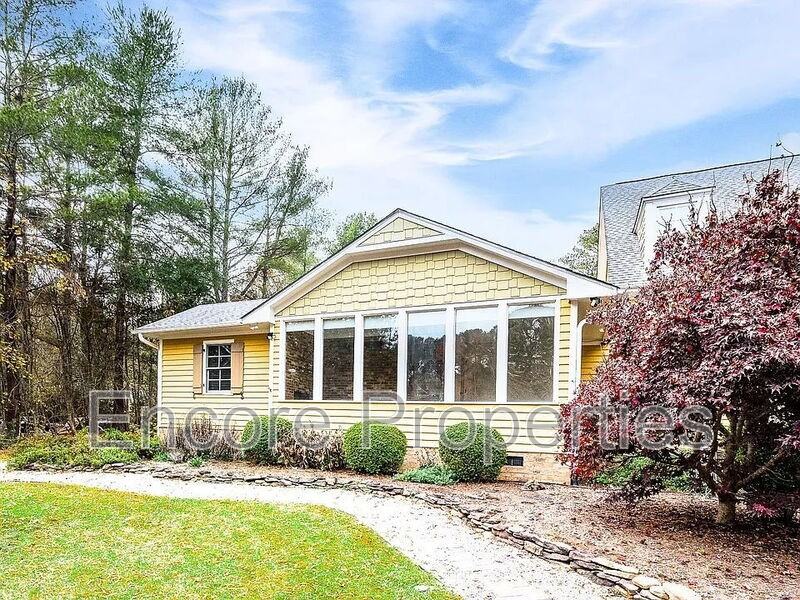 105 Baybrook Ct - Photo 4 of 23