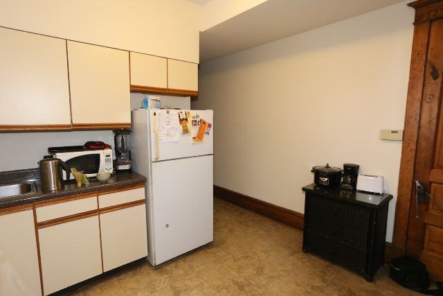 1358 West Barry Avenue #2W - Photo 4 of 20