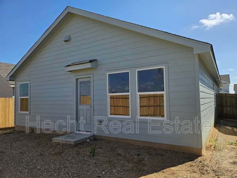 9216 Saint Jerome - Photo 3 of 38