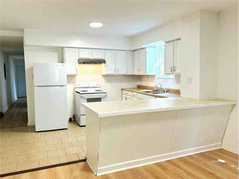 1441 Maryland Ave #1 - Photo 5 of 8