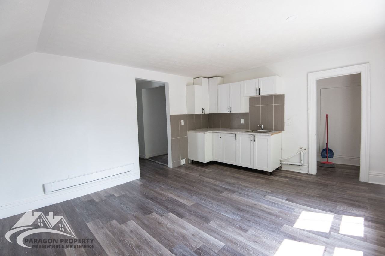 21 Princess St N - Photo 2 of 9