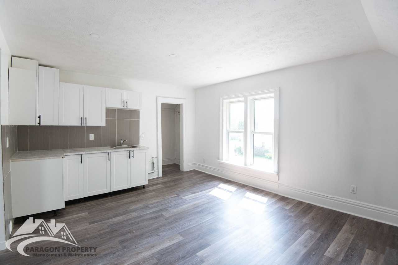 21 Princess St N - Photo 3 of 9
