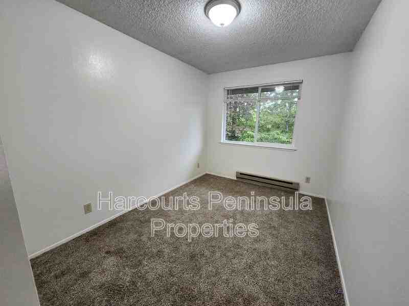 45 Ne Torval Canyon Rd #4 - Photo 3 of 11