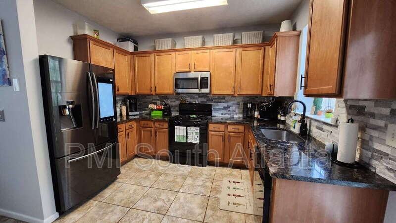 1633 Jackson Way Nw - Photo 3 of 14