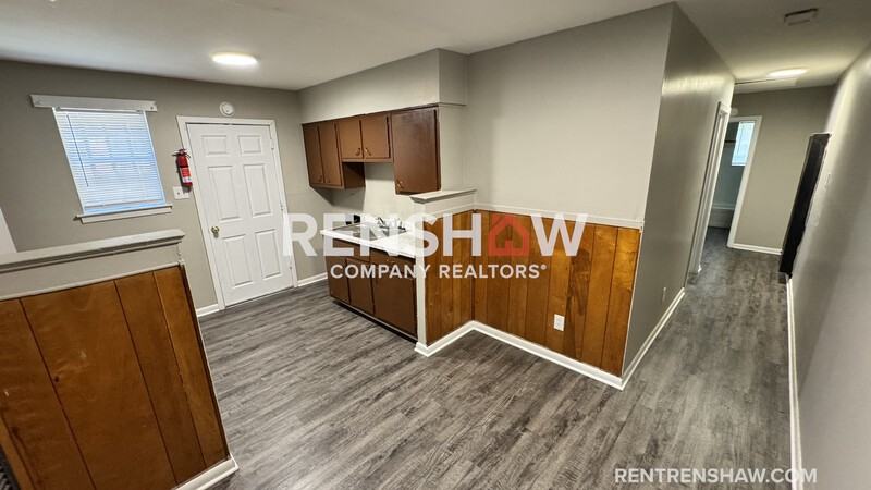 1072 S Willett St - Photo 4 of 14