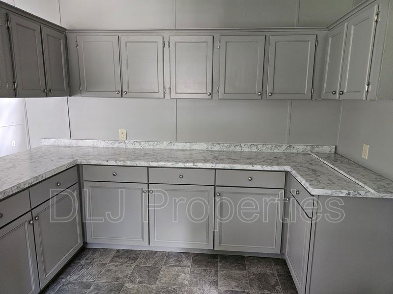 117 Hardin Rd - Photo 2 of 16