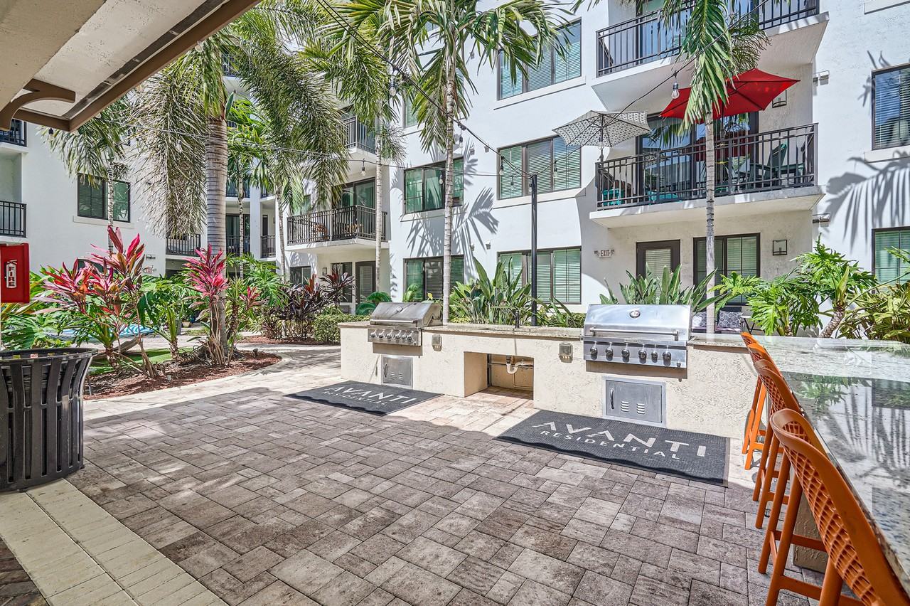 500 Ocean - Photo 6 of 31