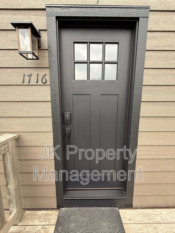1716 6th St Nw #01 - Photo 3 of 28