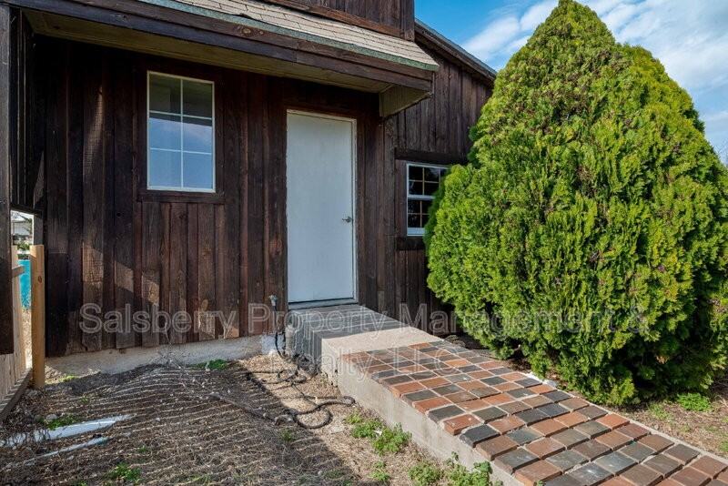 7584 Ben Day Murrin Rd #2 - Photo 3 of 18