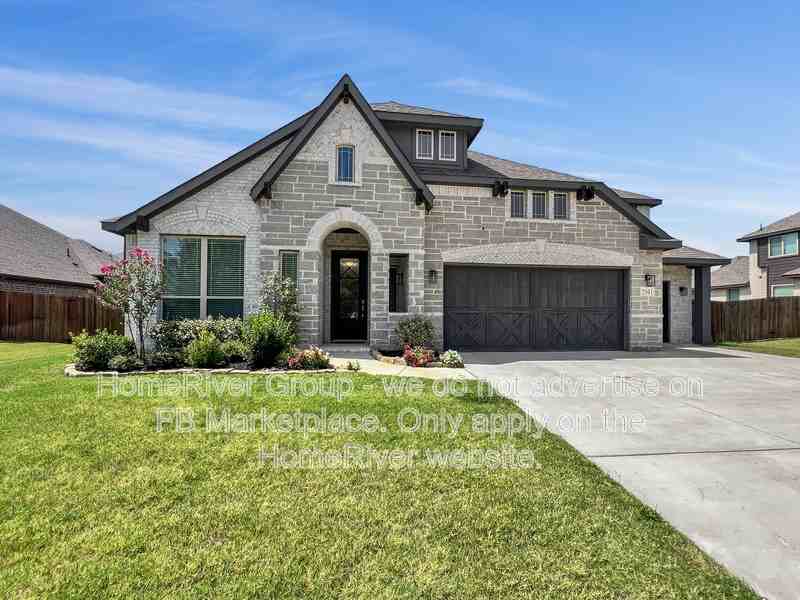 2041 Price Blvd - Photo 3 of 26