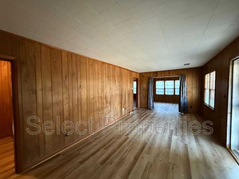 1600 W Nettleton Ave - Photo 2 of 16