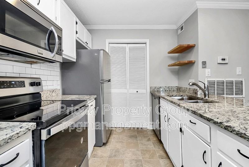 10971 Harrowfield Rd - Photo 3 of 23