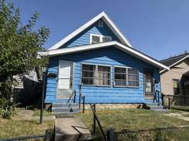 featured image of 1721 Laurel St