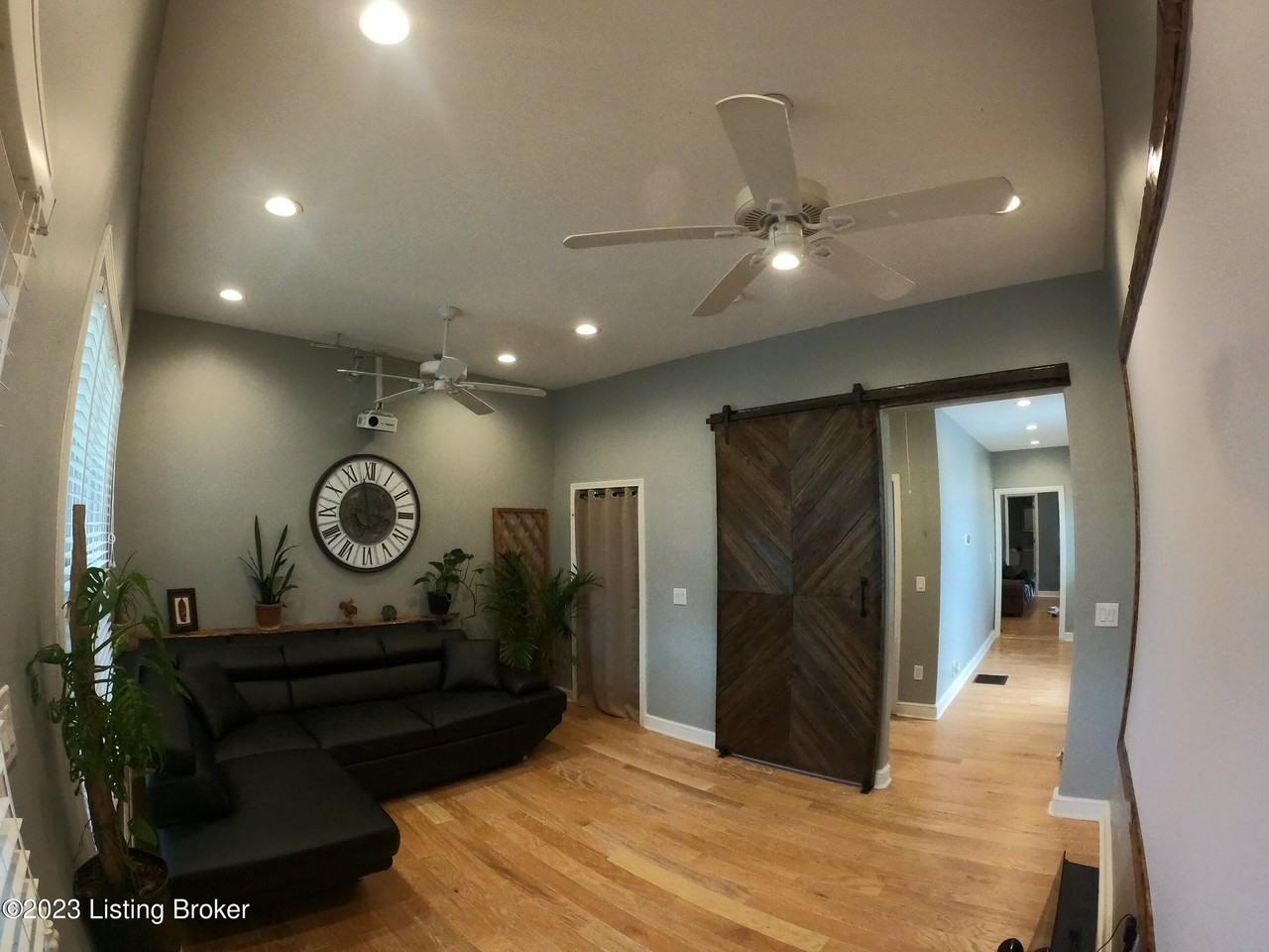 922 Charles Street - Photo 3 of 13