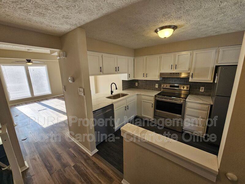 9445 Lexington Cir #D - Photo 7 of 29