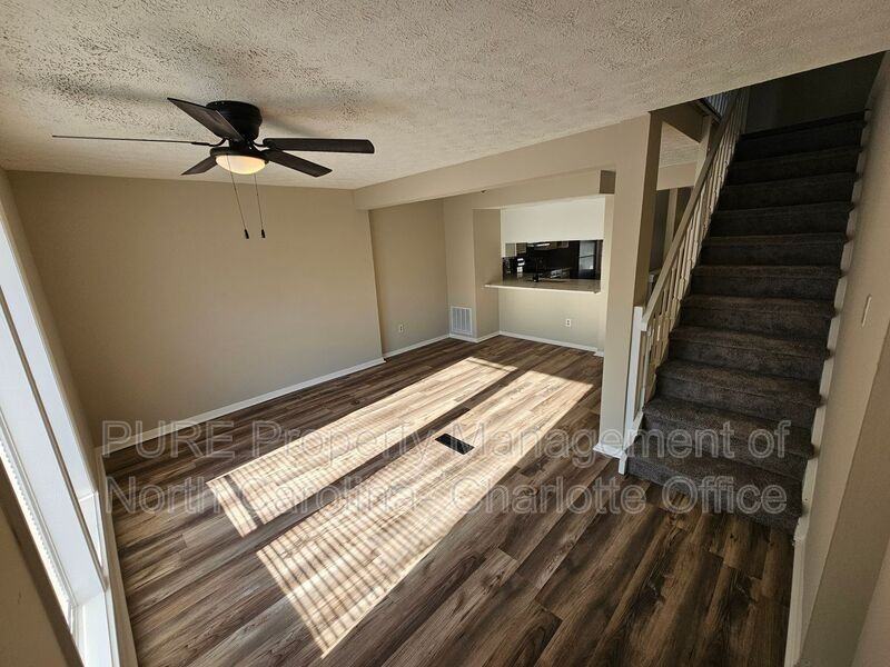 9445 Lexington Cir #D - Photo 5 of 25