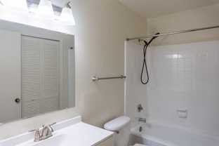 733 Pointe Ct Apt D #Apt D - Photo 1 of 1