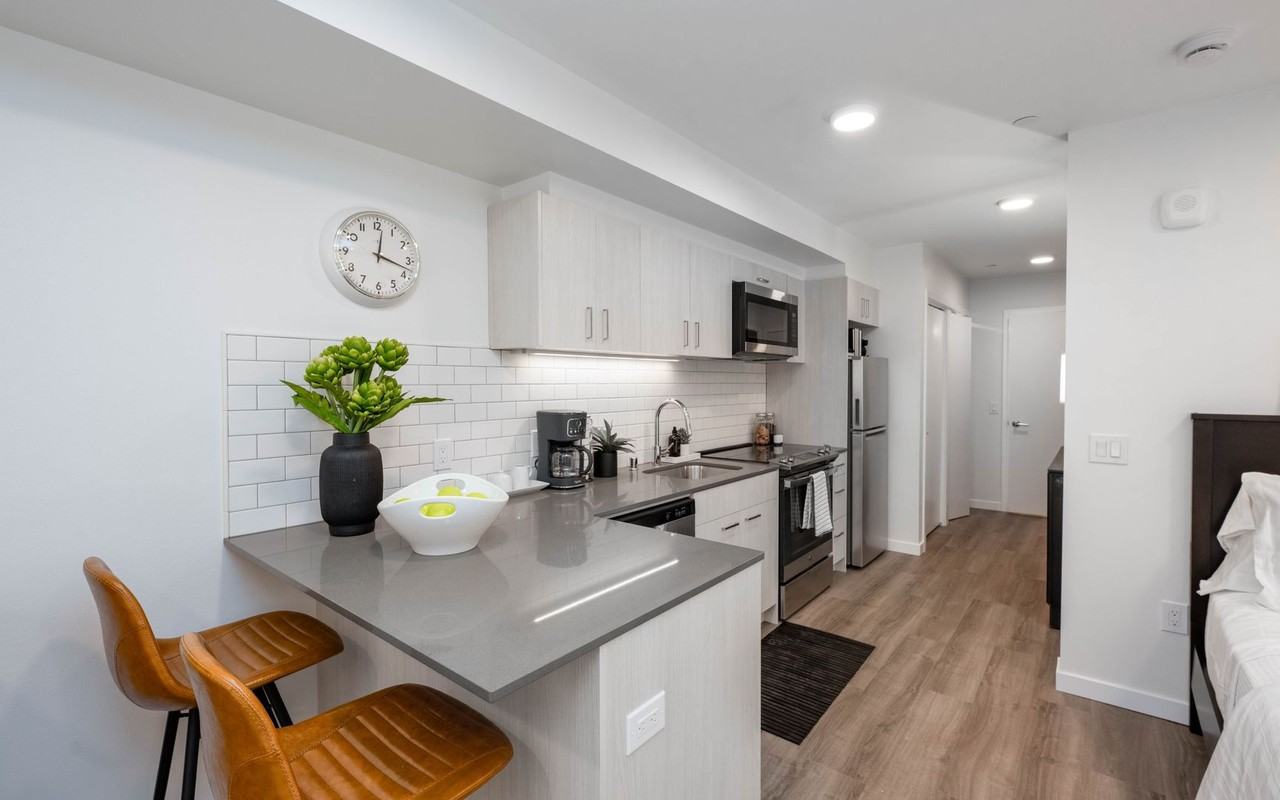 Plaid Apartments - Photo 3 of 8