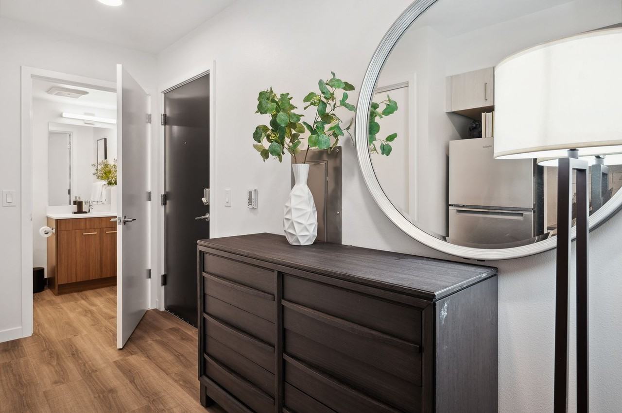 Plaid Apartments - Photo 6 of 8