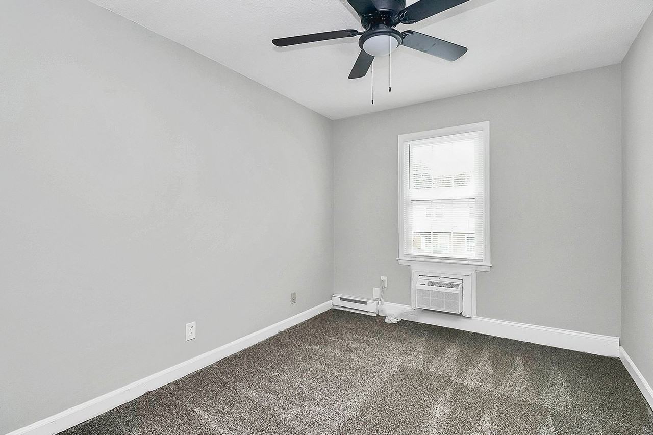 Affordable Updated 1,2,3&4 Bedroom Units!!!! Newly Renovated!!!! Available Now! - Photo 5 of 38