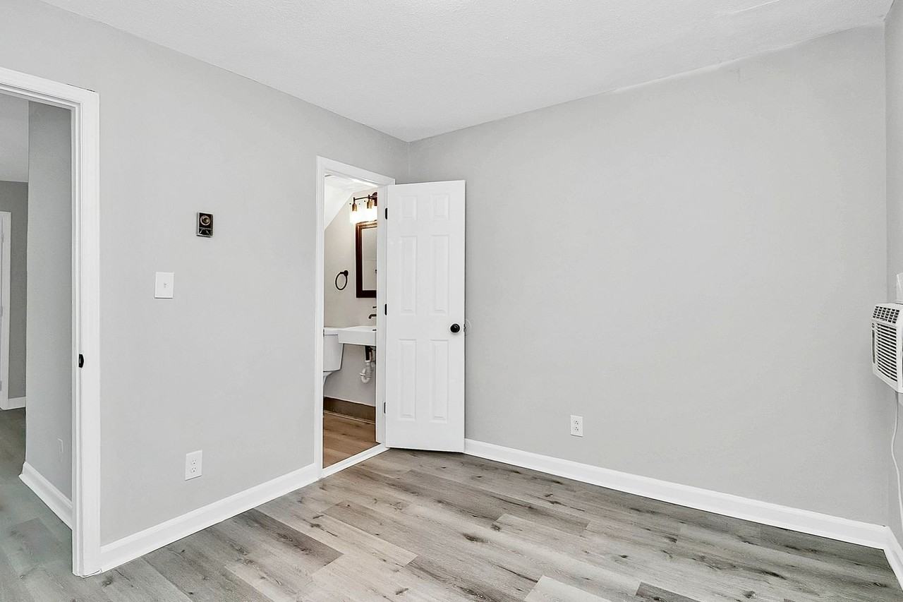 Affordable Updated 1,2,3&4 Bedroom Units!!!! Newly Renovated!!!! Available Now! - Photo 6 of 38