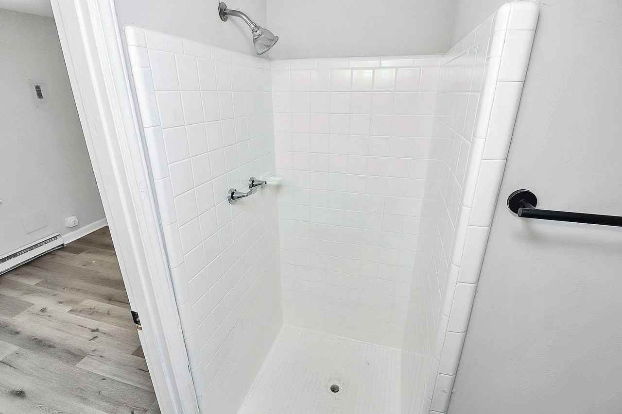 Affordable Updated 1,2,3&4 Bedroom Units!!!! Newly Renovated!!!! Available Now! - Photo 7 of 38
