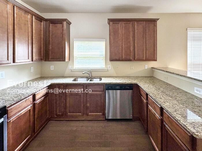 130 Sparkling Spring Trl - Photo 2 of 33