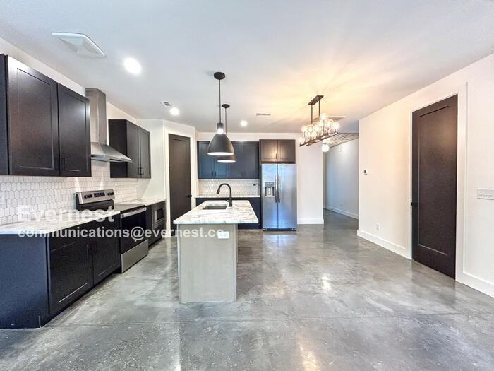 357 Hester Ave - Photo 3 of 27