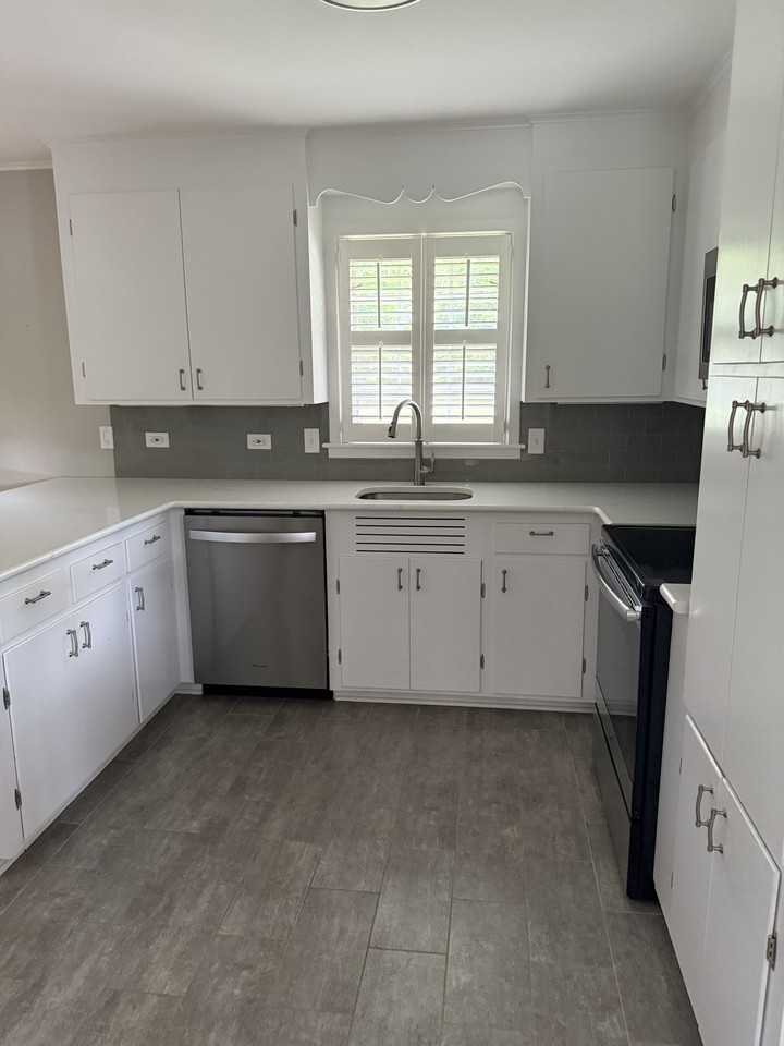 4320 Montgomery Rd #4320 - Photo 2 of 18